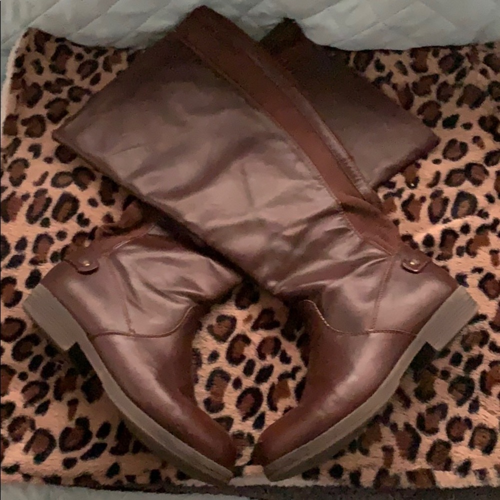 Knee high Brown Boots size 7